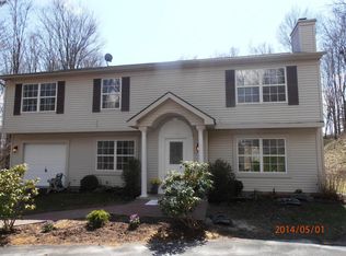 607 Sunlite Ln, Stroudsburg, PA 18360