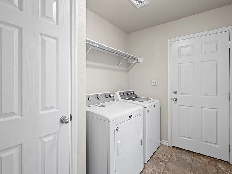 5470 Westmeadow Ln — Photo 21