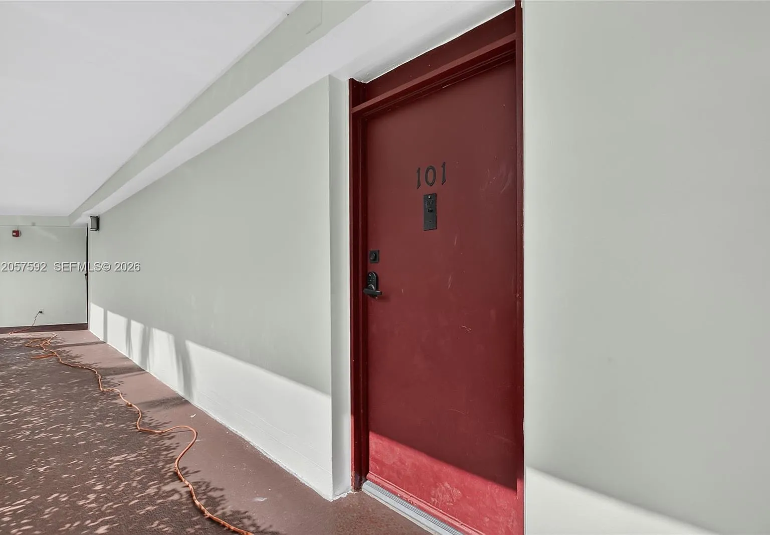 3301 N Country Club Dr - 3301 N Country Club Dr #101 — Photo 1