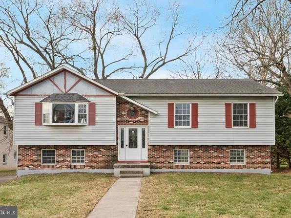 2376 Thomas Ave, Upper Chichester, PA 19014