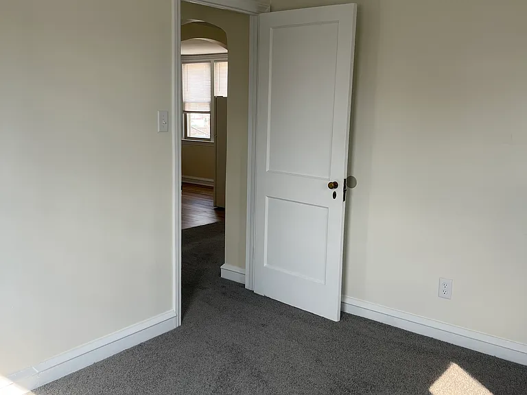 803 Burke St — Photo 11