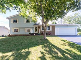 47 Sahara Dr, Rochester, NY 14624
