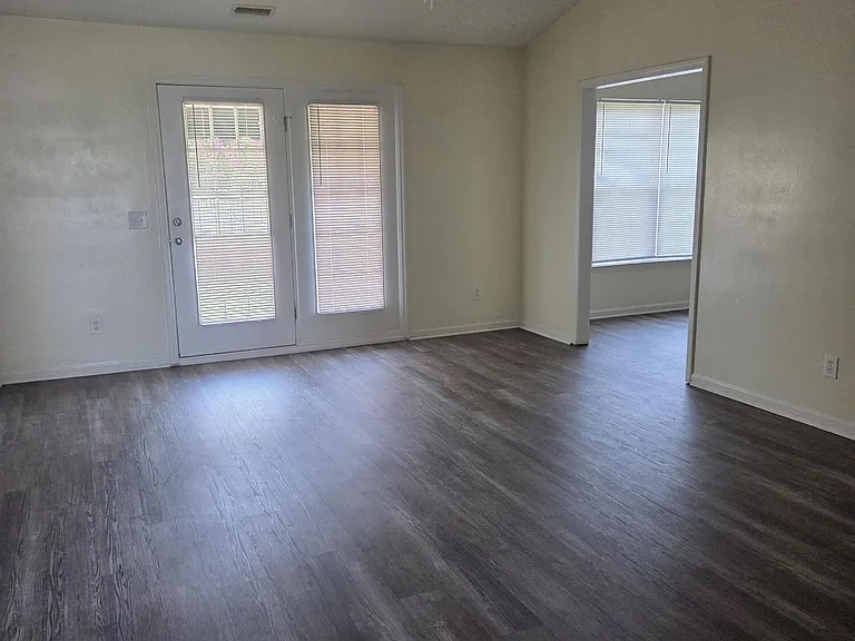 1200 Saint Charles Cir — Photo 10