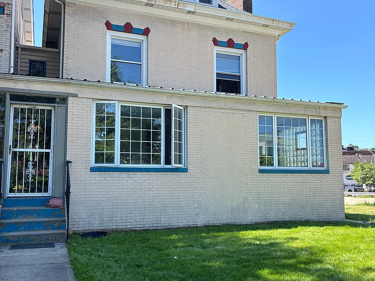4738 Friendship Ave — Photo 1