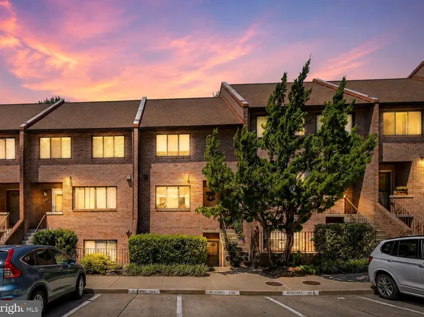 3708 Steppes Ct, Falls Church, VA 22041