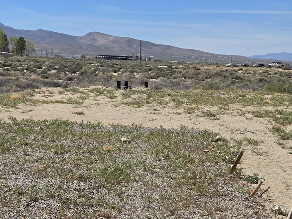 3535 Cedar St, Silver Springs, NV 89429