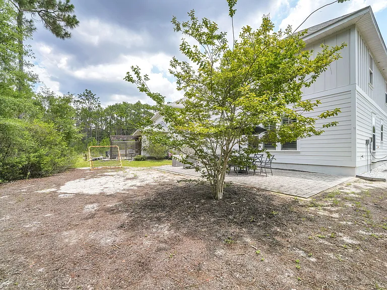 61 Oakley Ct — Photo 35