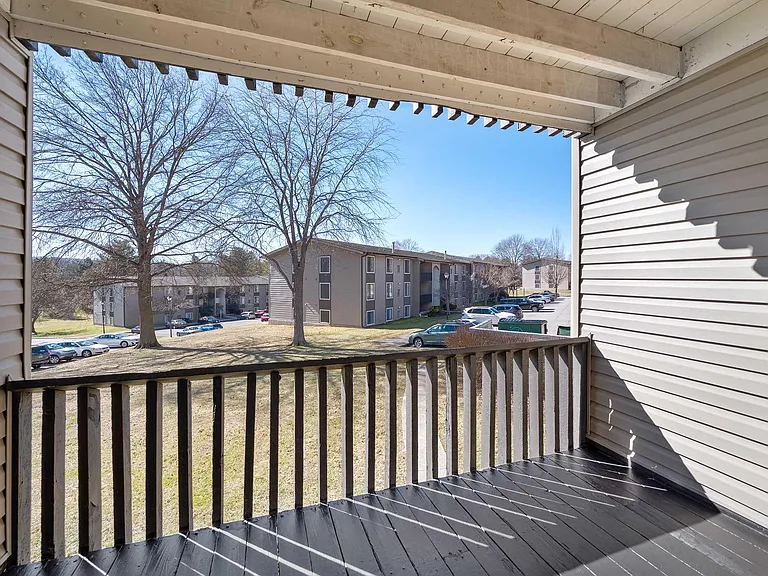 Foxridge Apartment Homes — Photo 187