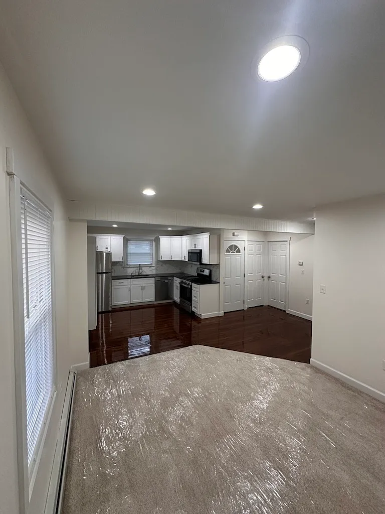 3 bed, $2,800 — Photo 2