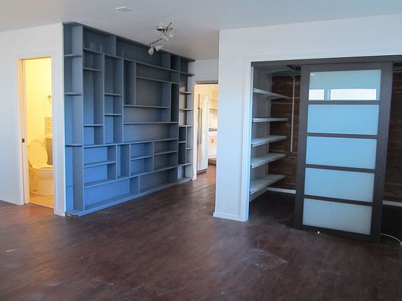4th image of 1003B Elm Ave