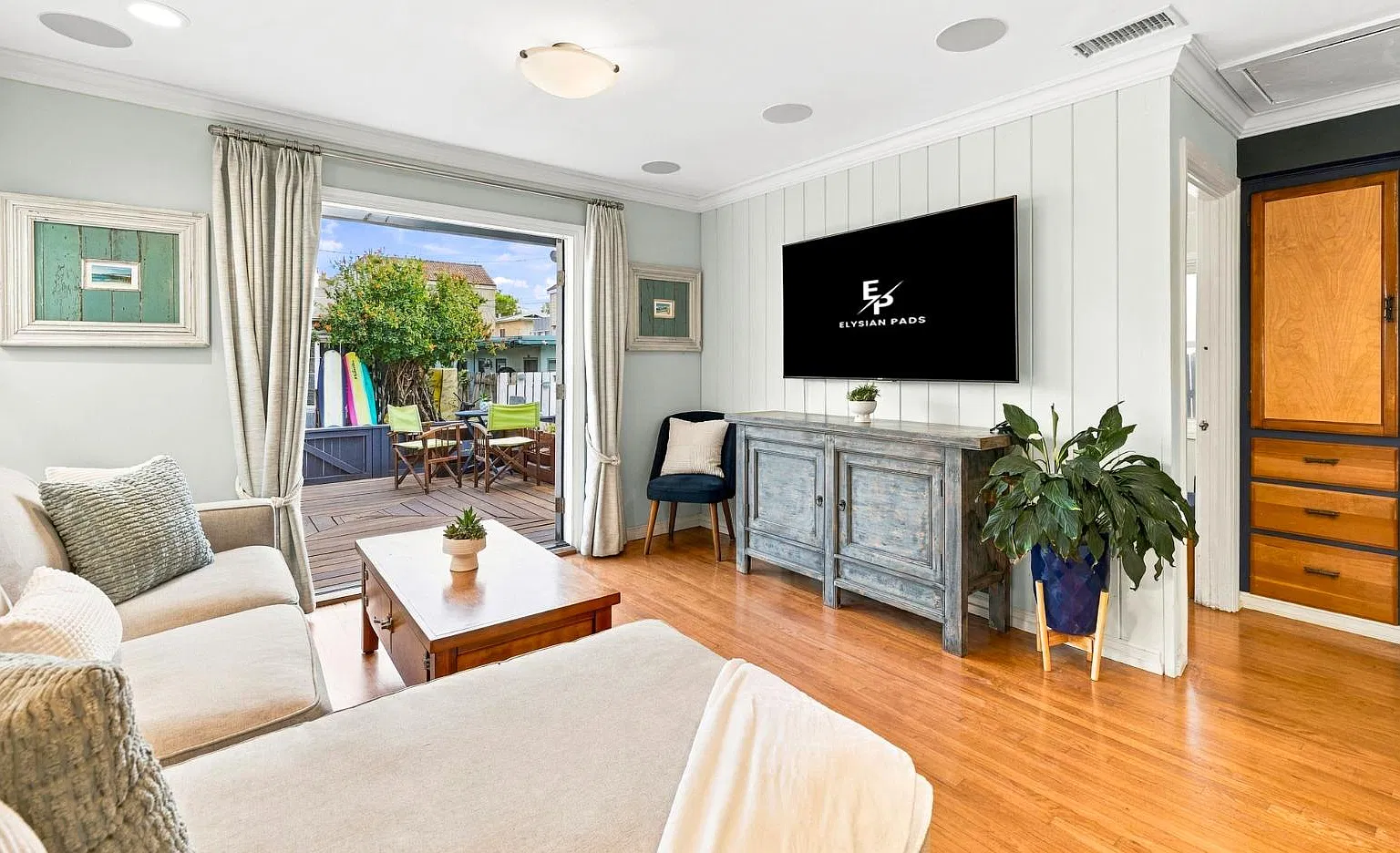 826 Isthmus Ct — Photo 2