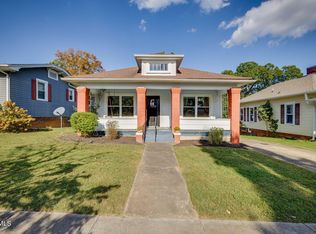 618 Hillcrest Dr, Johnson City, TN 37604