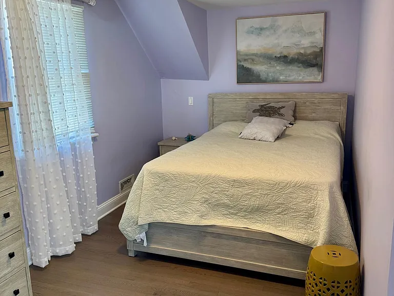12 York Ave — Photo 9