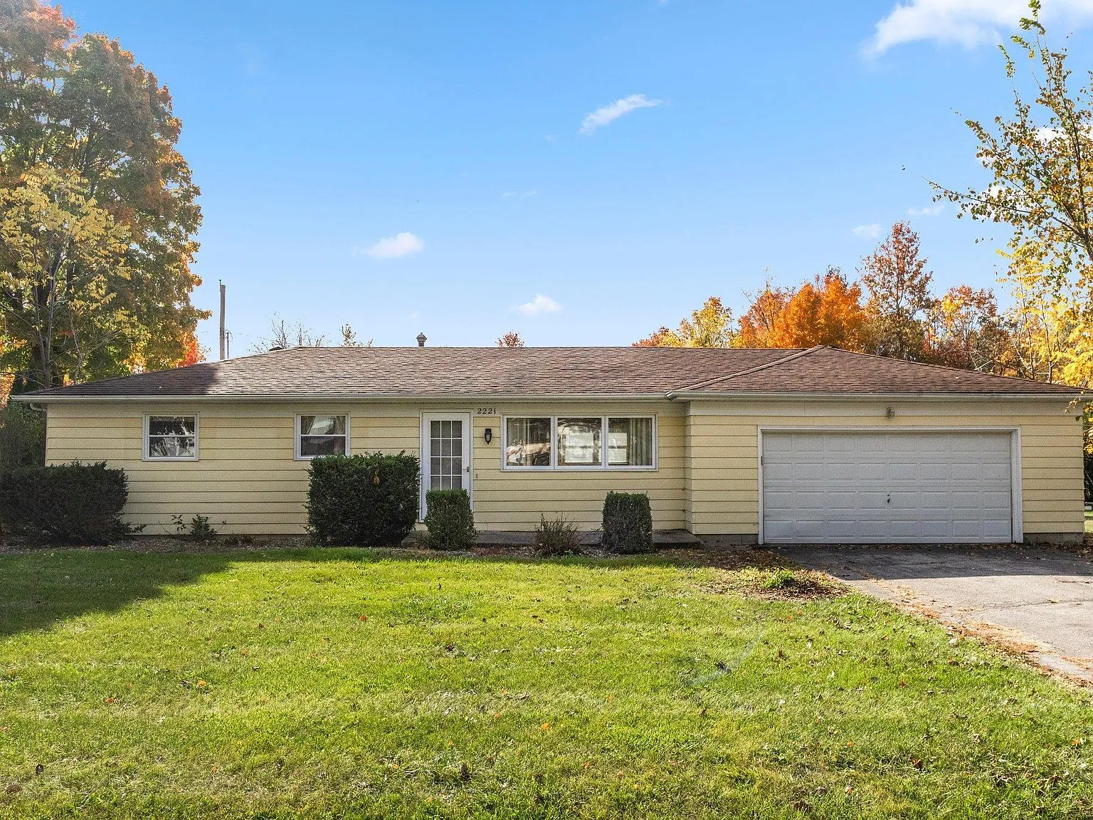 3 bed, 1.0 bath, 1040 sqft, $1,400 — Photo 2