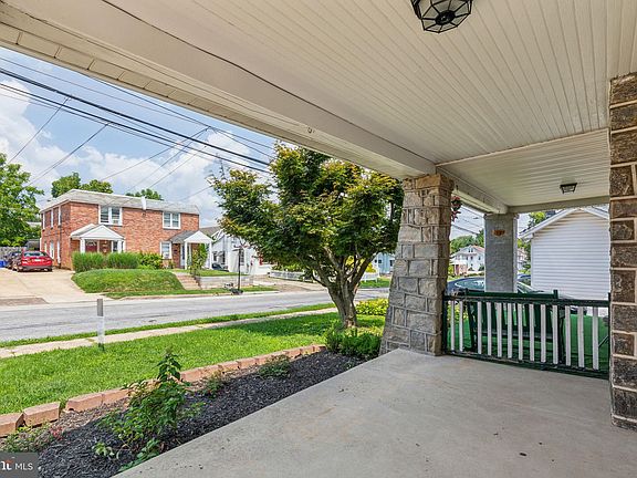 3rd image of 4128 Rosemont Ave