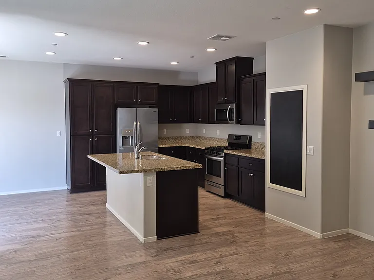 24292 Bay Laurel Ave — Photo 9