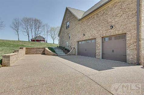 2nd image of 2316 Lucerne Ln