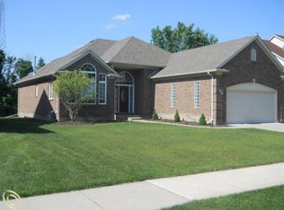 22287 Brywood Ct, Clinton Township, MI 48036