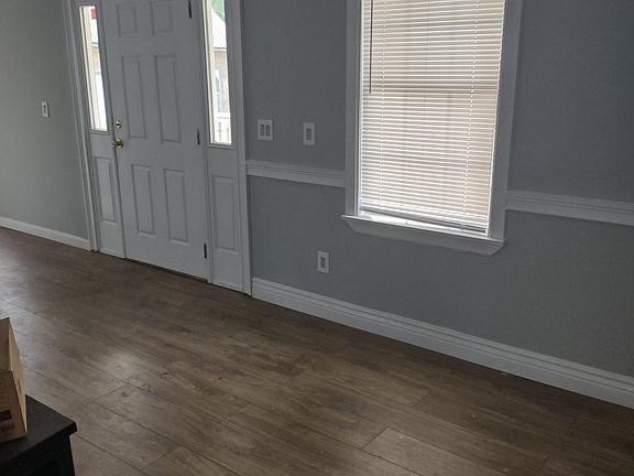 4th image of 429 Broomford Hill Ln
