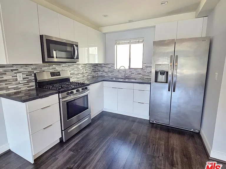 2651 S Hobart Blvd #6 — Photo 1