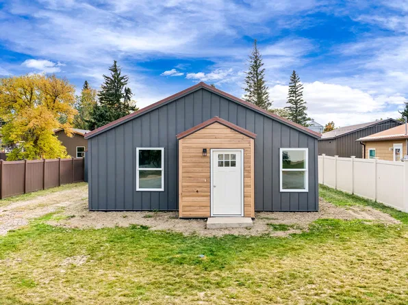 308 3rd Ave N, Fairfield, MT 59436