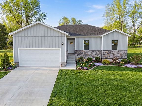 3rd image of 47 Whitley Ln
