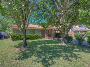 7910 Woodfield Dr, Shreveport, LA 71106