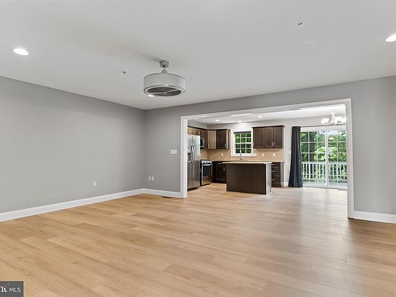 3rd image of 329 Briar Ridge Cir