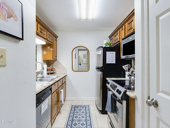 4th image of 112 Hillside Dr APT 16