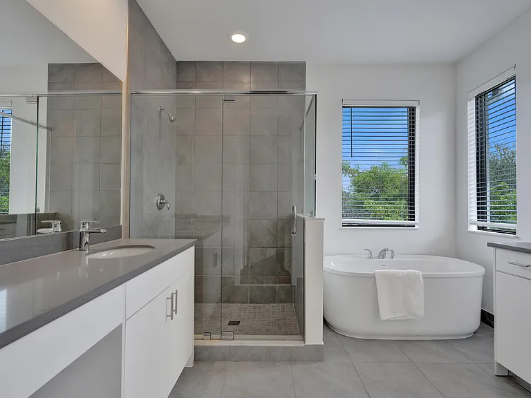 13145 Addilyn Ct — Photo 32