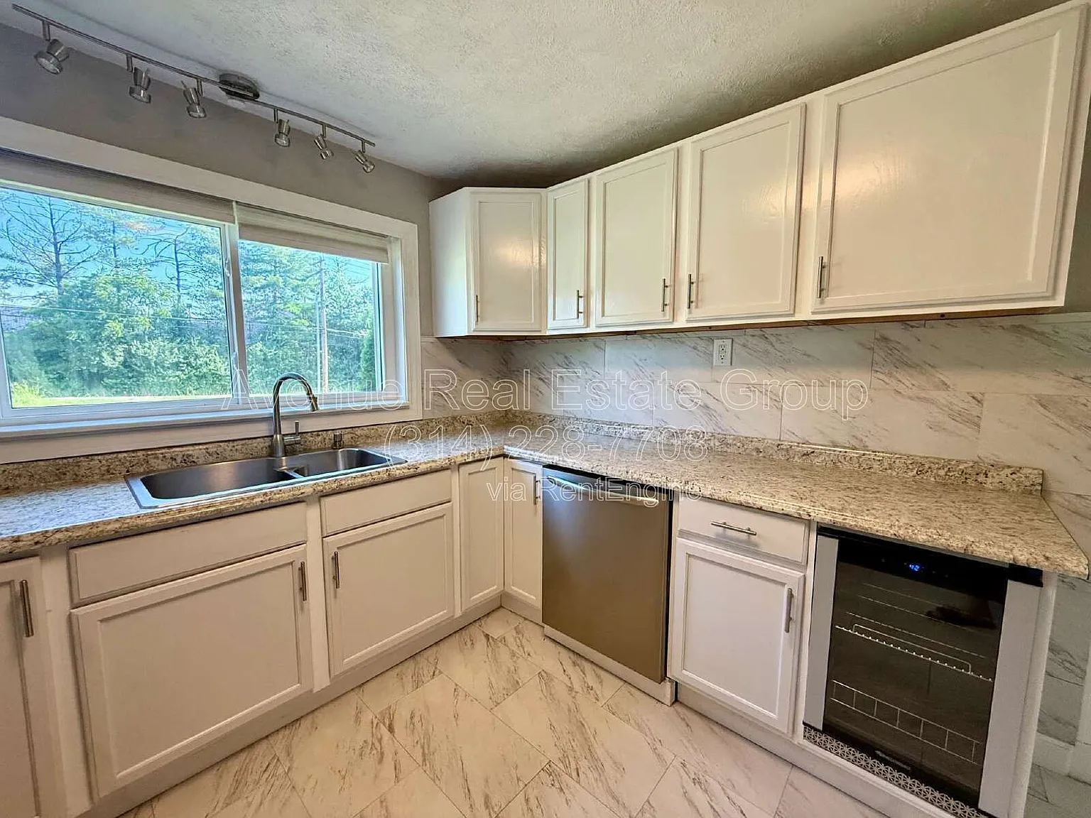 2 bed, 1.0 bath, 962 sqft, $1,750 — Photo 4