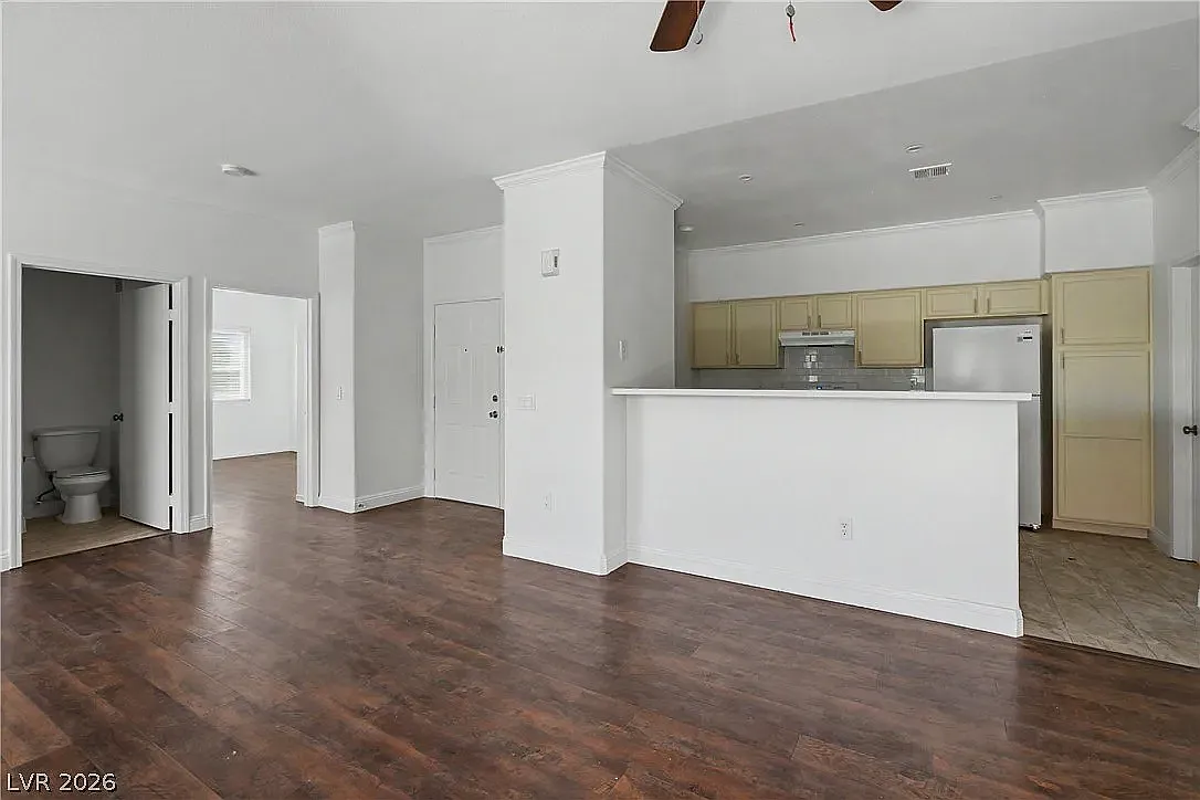3 bed, 2.5 bath, 1253 sqft, $1,745 — Photo 3