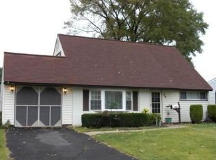 34 Maroon Rd, Levittown, PA 19056