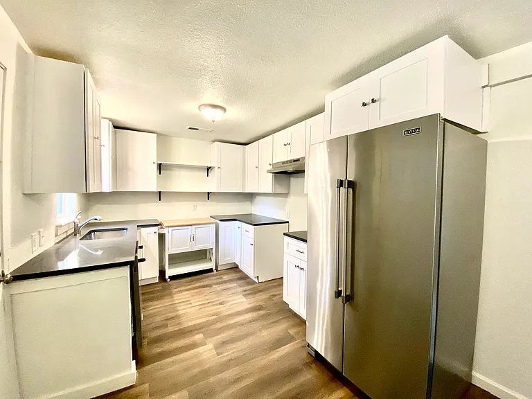 408 Faris St — Photo 2