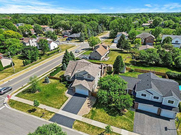 3rd image of 291 Denberry Dr