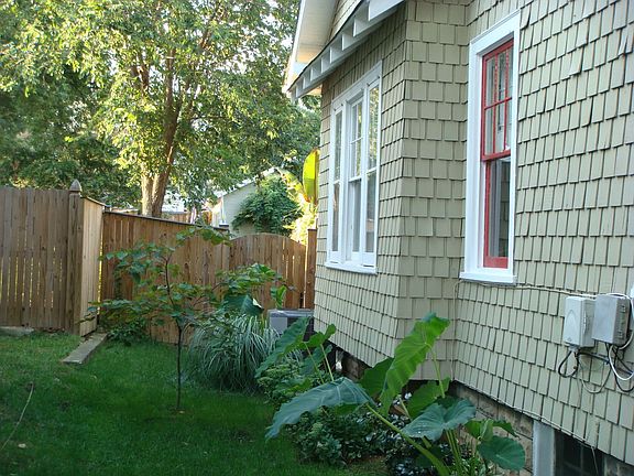 Side yard showing bump out of dinning room