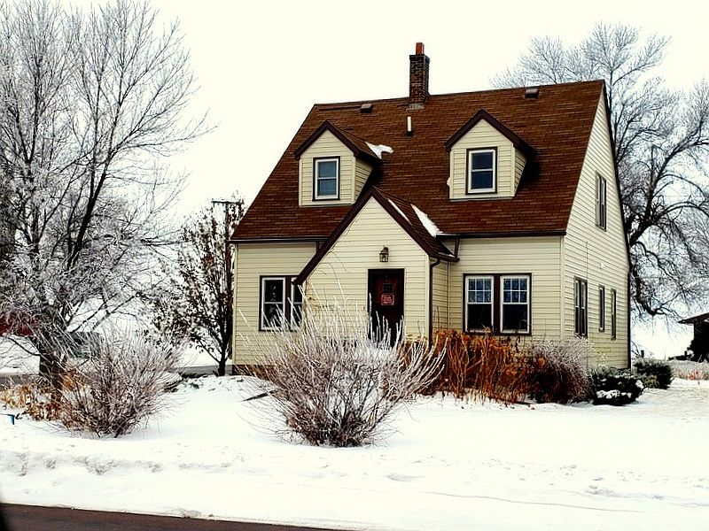 211 W 2ND ST GRACEVILLE, MN 