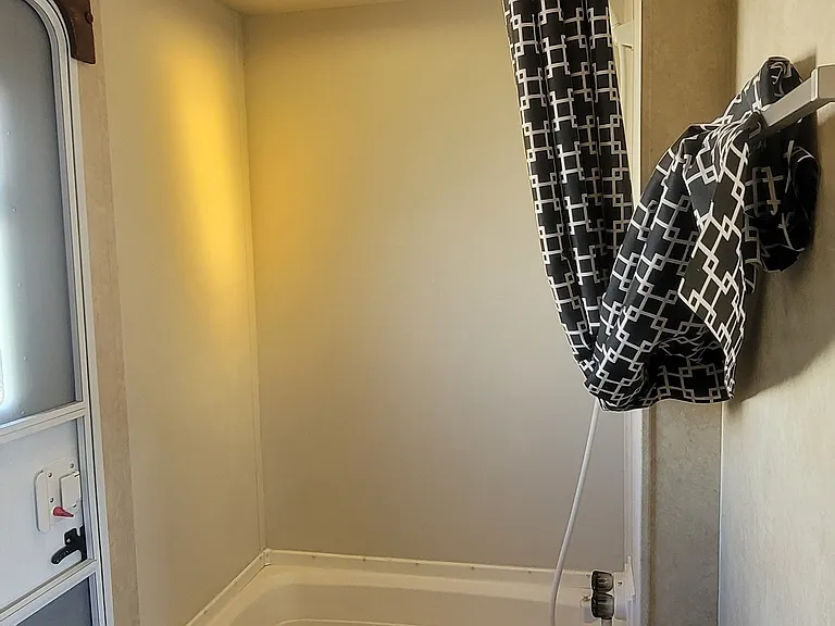 218 W Carson St #16 — Photo 5