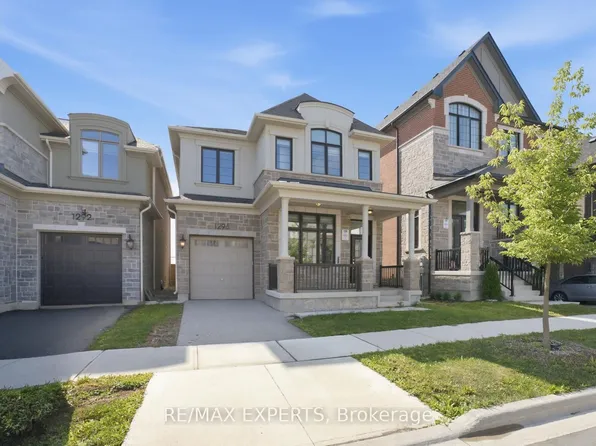 1296 Aymond Cres W, Oakville, ON L6H 7W8