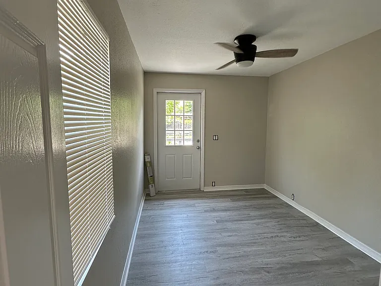 1147 Kingsley St — Photo 10