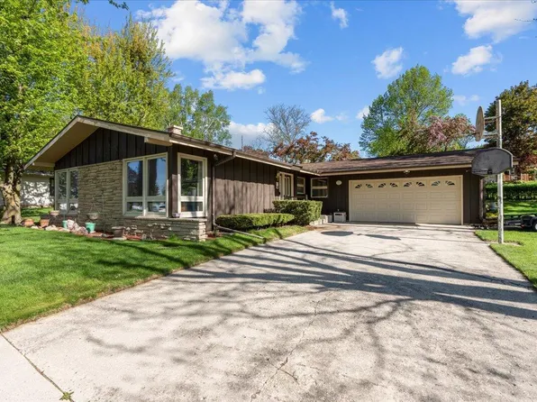 2108 Hickory LANE, New Holstein, WI 53061