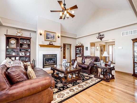 5th image of 47555 Foxwood Dr