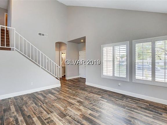 5th image of 2520 Cortina Ave