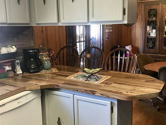 3rd image of 643 W Sunnyside Ln
