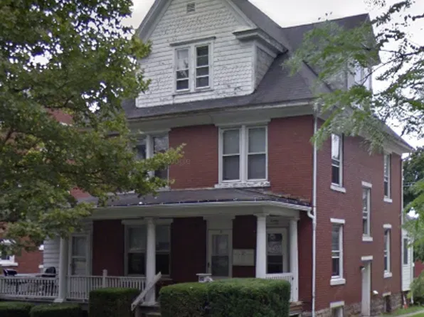 College Avenue, West-528
