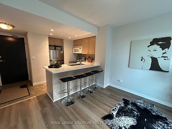 2nd image of 8 Park Rd #1502