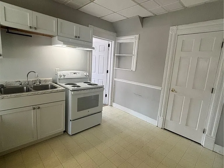 117 N School St — Photo 2