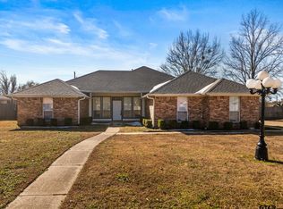107 Sweet Pea Ct, Mount Pleasant, TX 75455