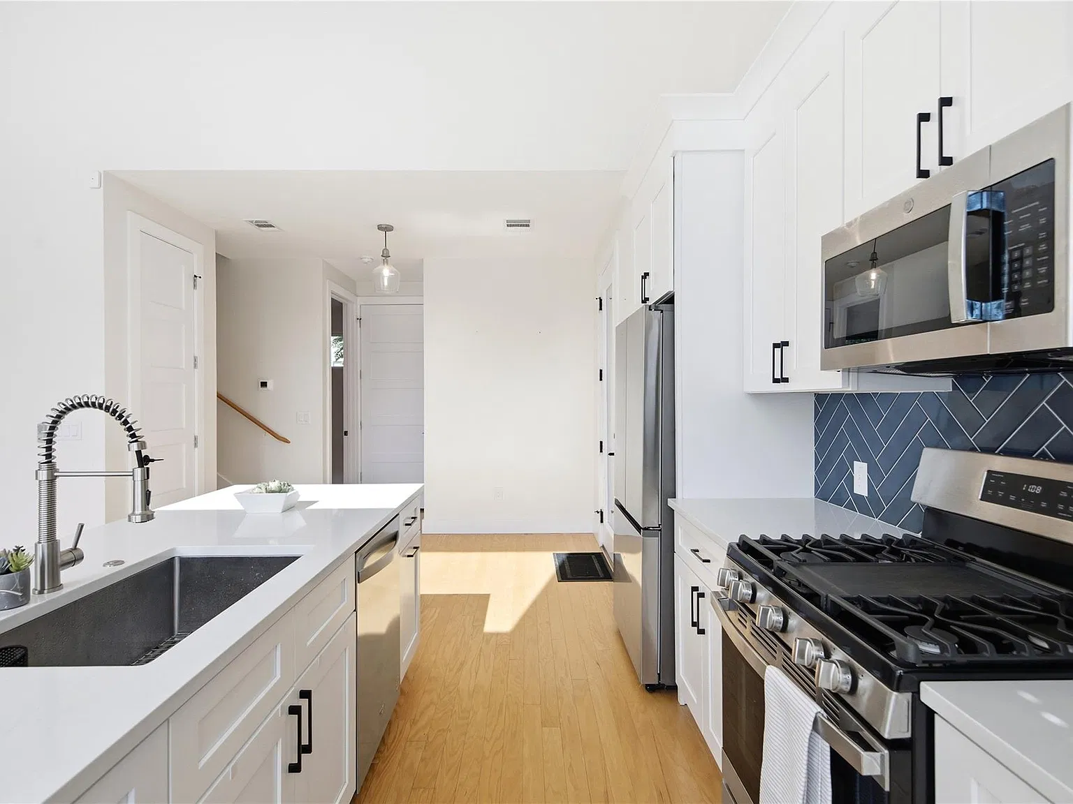 2 bed, 2.0 bath, 1112 sqft, $2,800 — Photo 4