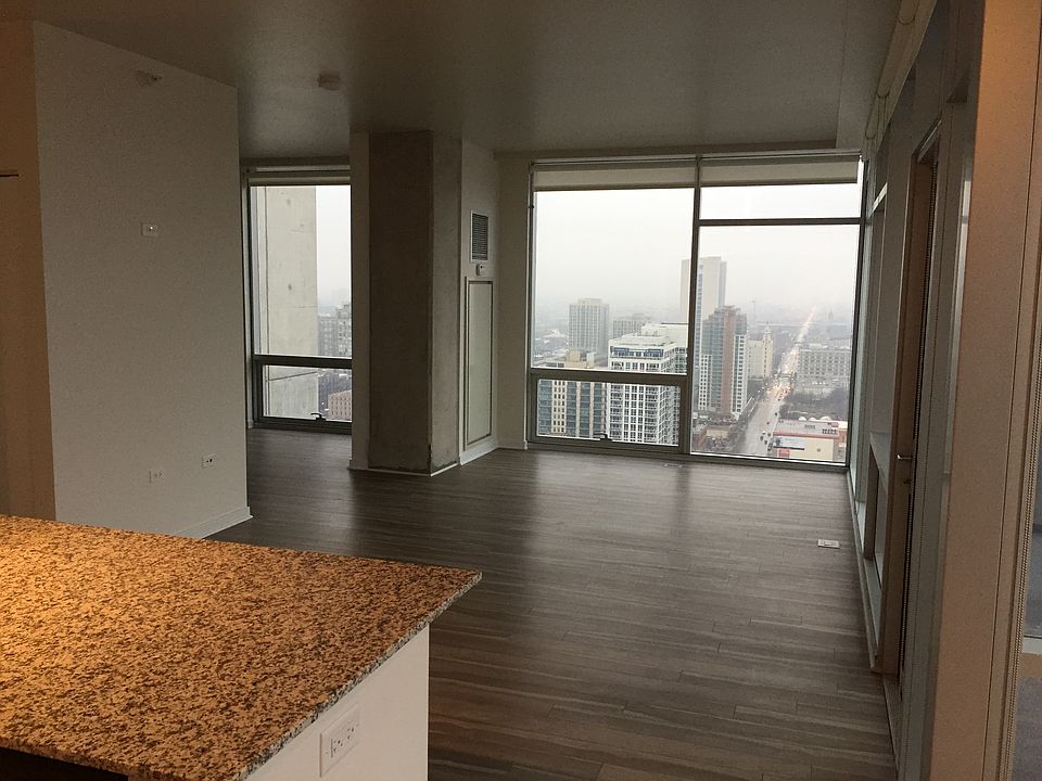 1st image of 803 N La Salle Dr #3307